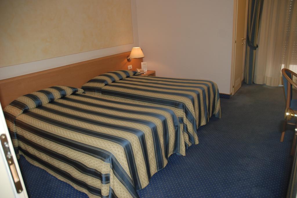 Hotel Continental Brescia Roncadelle Eksteriør billede